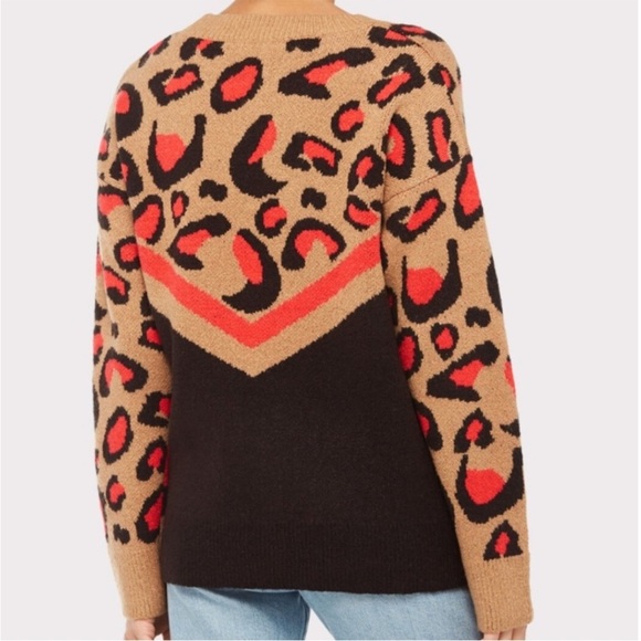NWT Evereve Peyton Jensen Black Tan Red Chevron Leopard Print Sweater size Large - Picture 2 of 15